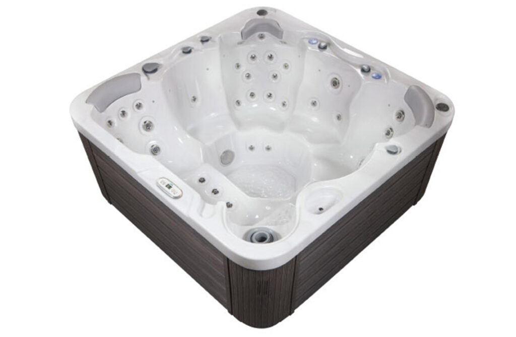 luxe witte jacuzzi met meerdere zitplaatsen en massagestralen aangeboden door Westspa voor ontspanning en wellness