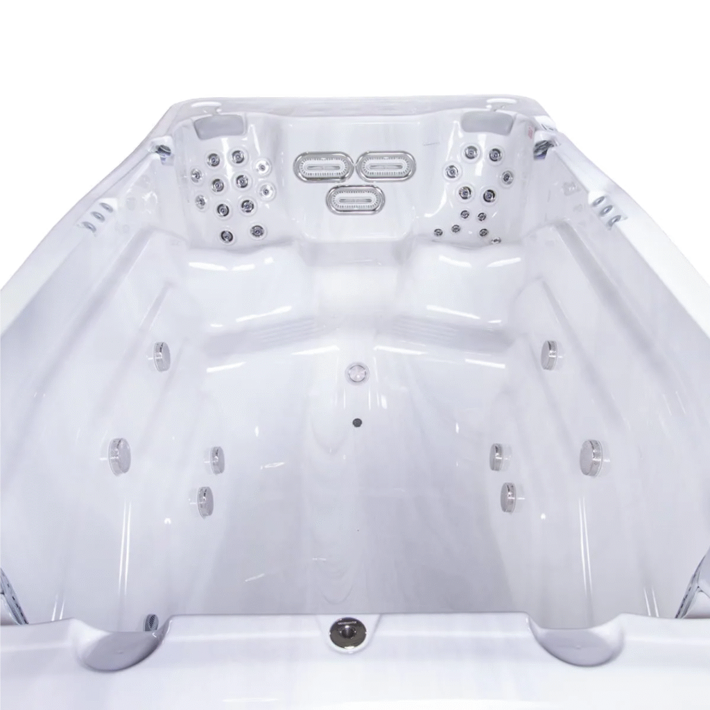 witte jacuzzi met meerdere massagejets en zitplaatsen gespecialiseerd bij Westspa voor ontspanning